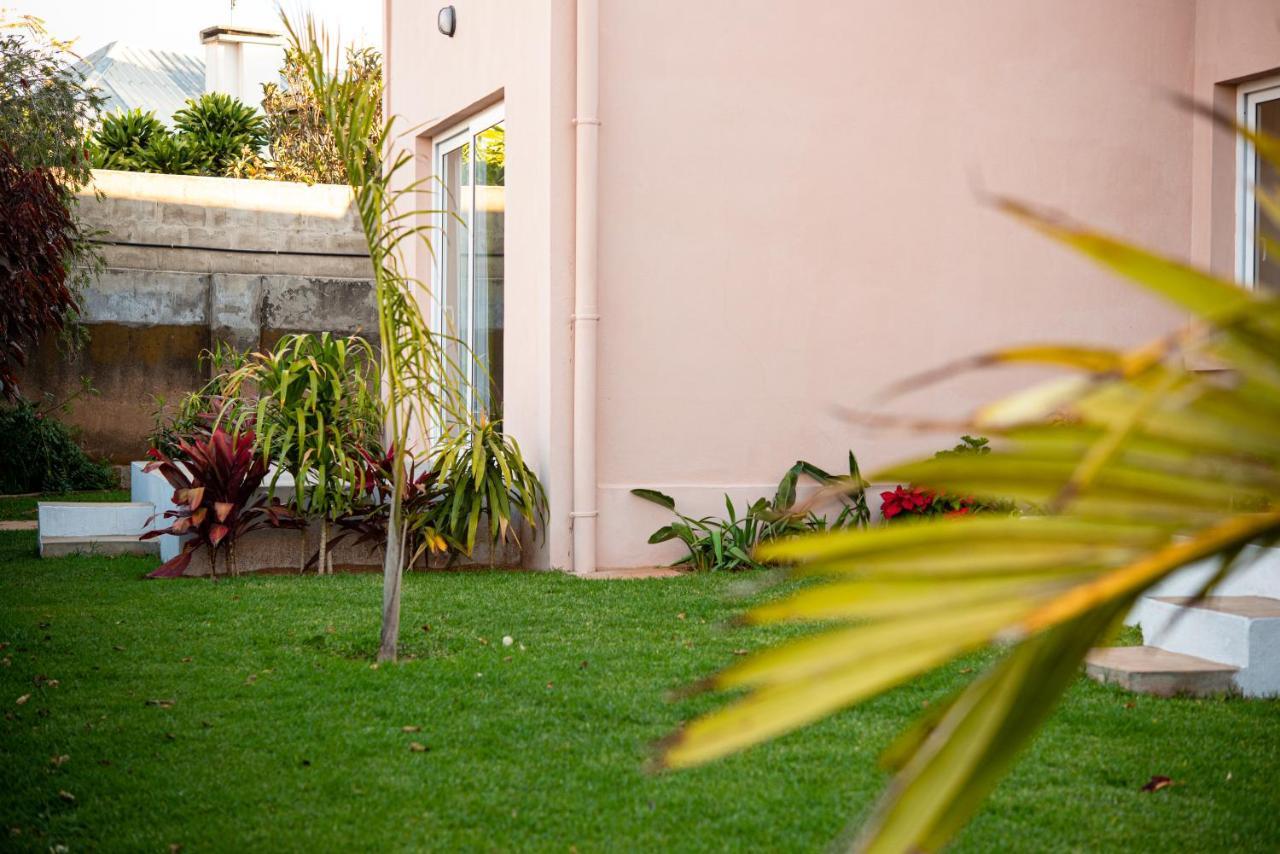 Somptua Garden Apartment Ivato  Exterior photo