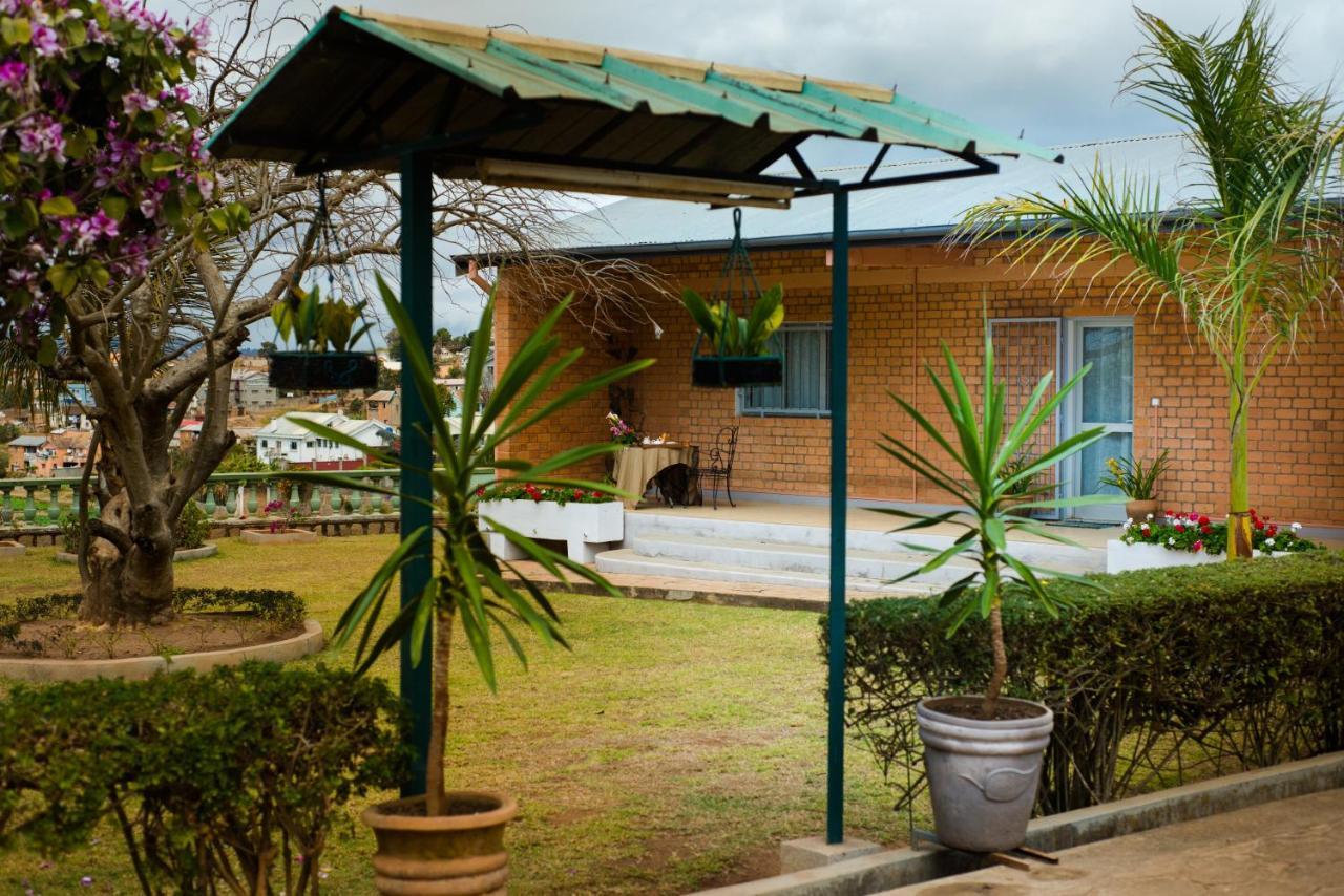 Somptua Garden Apartment Ivato  Exterior photo